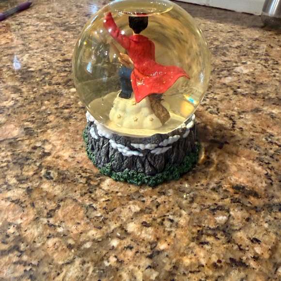 Retired Ltd Ed.  Warner Bros. Red and Blue Harry Potter Snow Globe Collectib - Picture 5 of 6
